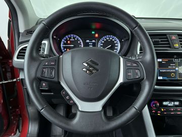 Car image 14