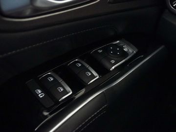 Car image 33