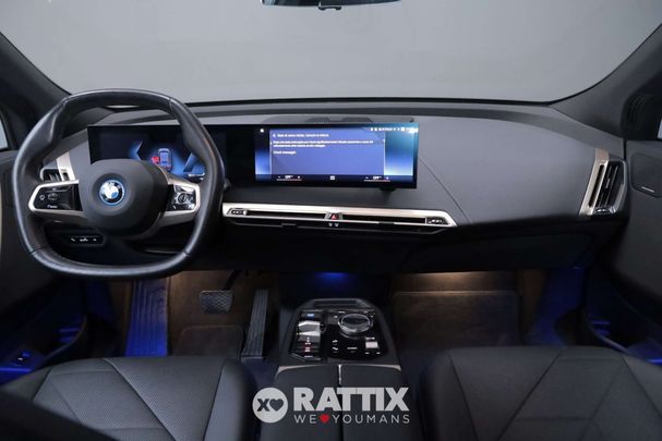 BMW iX xDrive40 240 kW image number 12