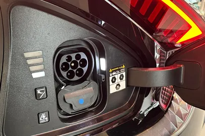 Car image 27