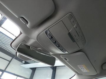 Car image 36