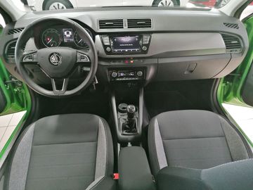 Car image 10