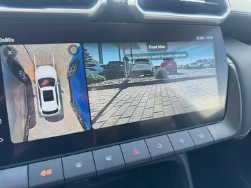 Car image 24