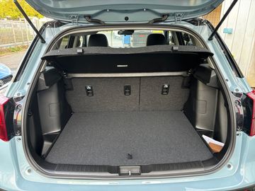 Car image 12