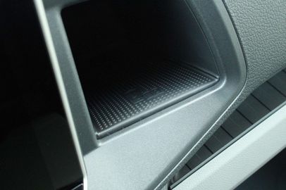 Car image 37