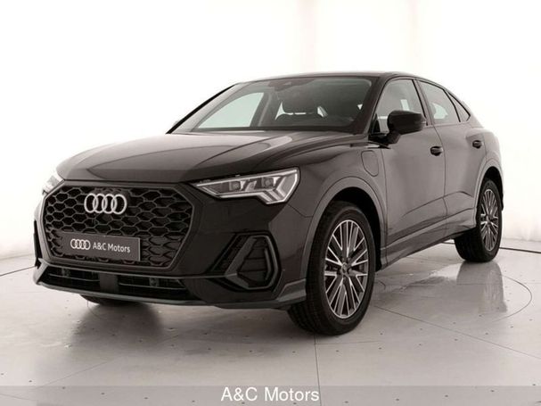 Audi Q3 45 TFSIe S tronic Business 180 kW image number 1