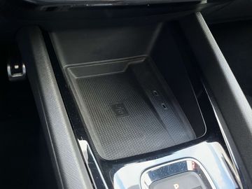 Car image 32