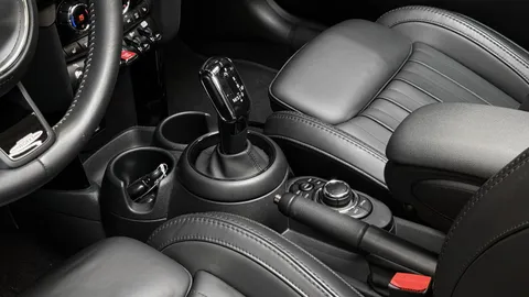 Car image 27