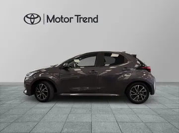 Car image 5