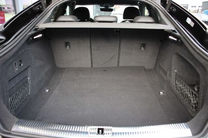 Car image 37