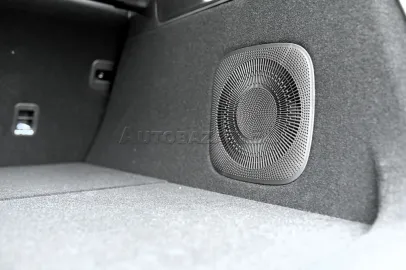 Car image 40