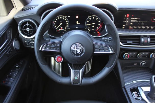 Alfa Romeo Stelvio Quadrifoglio 2.9 V6 Q4 382 kW image number 19