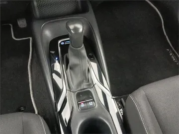 Car image 20