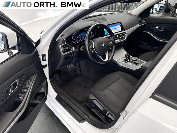 BMW 318i Touring 115 kW image number 12