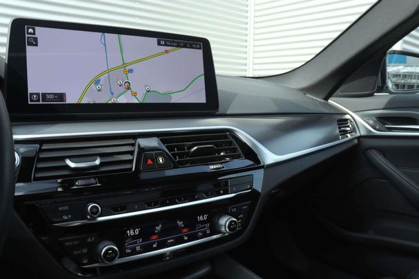 BMW 530 Touring 215 kW image number 24