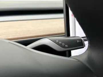 Car image 35