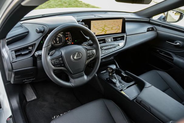 Lexus ES 300 h 160 kW image number 4