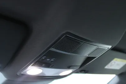 Car image 40