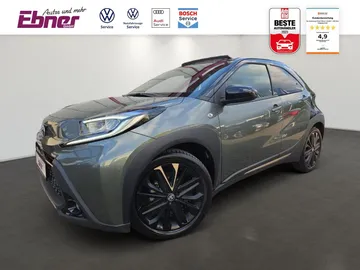 Car image 2