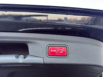 Car image 32