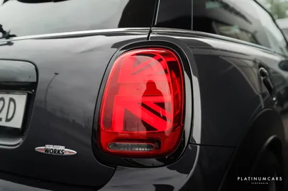 Car image 25