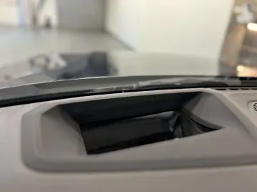 Car image 40