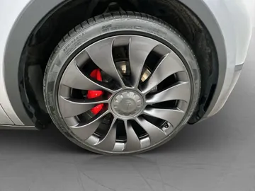 Car image 35