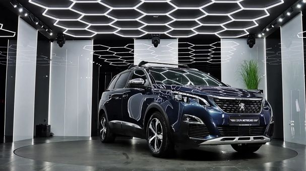 Peugeot 5008 BlueHDi EAT8 GT 133 kW image number 11