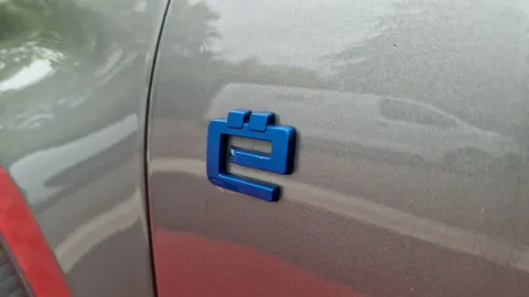 Car image 27