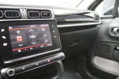 Car image 30