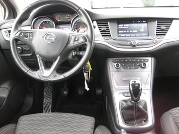 Car image 8