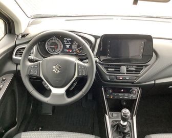 Car image 7