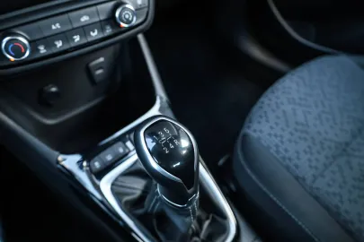 Car image 40