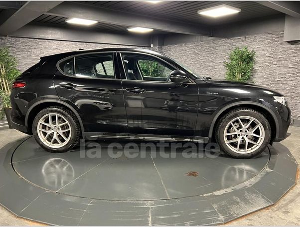 Alfa Romeo Stelvio 2.2 AT8 Q4 Super 140 kW image number 4