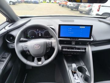 Car image 12