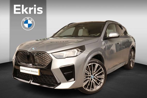 BMW iX2 eDrive20 M Sport Pro 150 kW image number 1