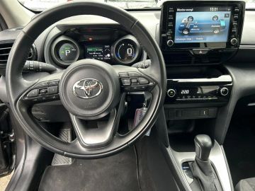 Car image 15