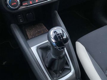 Car image 24