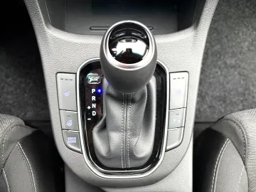 Car image 27
