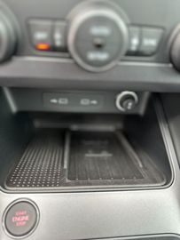 Car image 32