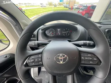 Car image 27