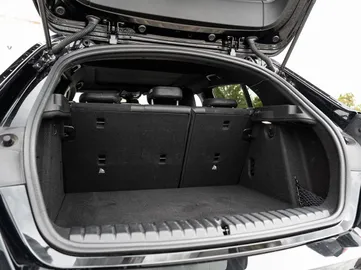 Car image 30