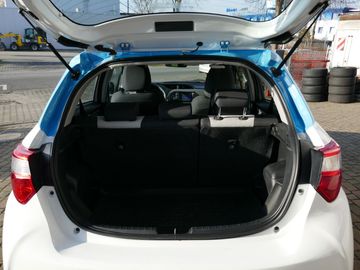 Car image 10