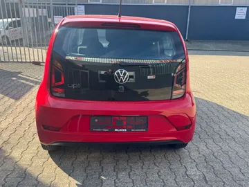 Car image 18