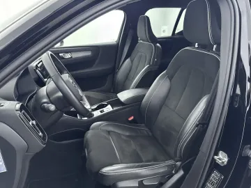 Car image 32