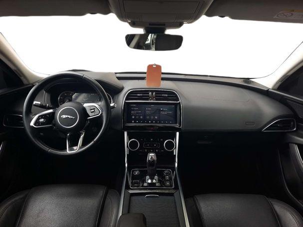 Jaguar XE 132 kW image number 6