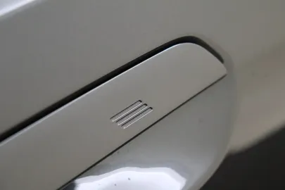 Car image 49