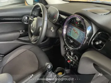 Car image 23