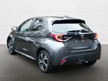 Car image 4