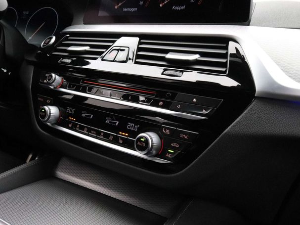 BMW 520i Touring 135 kW image number 20